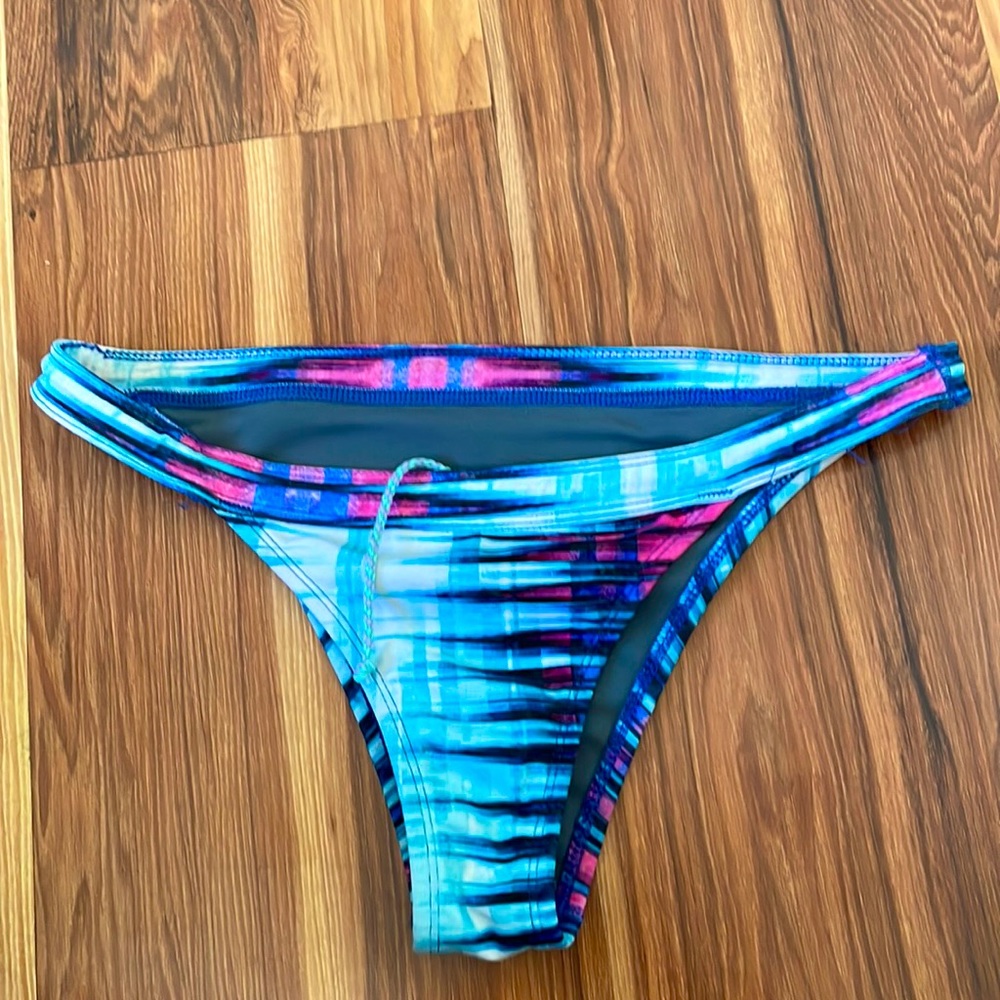 Medium Jolyn bottoms